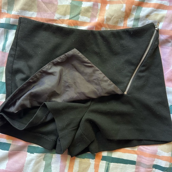 Mini skirt / shorts - Picture 3 of 5